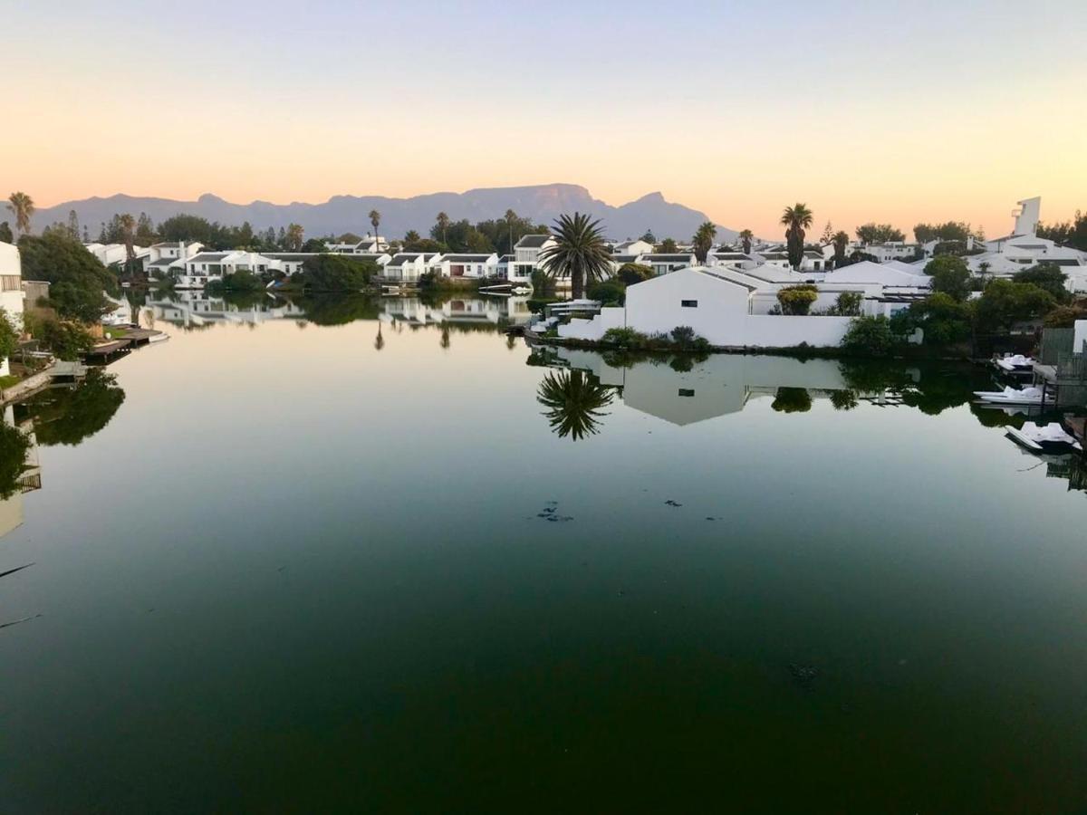 Admiralty Bed & Breakfast Muizenberg Esterno foto