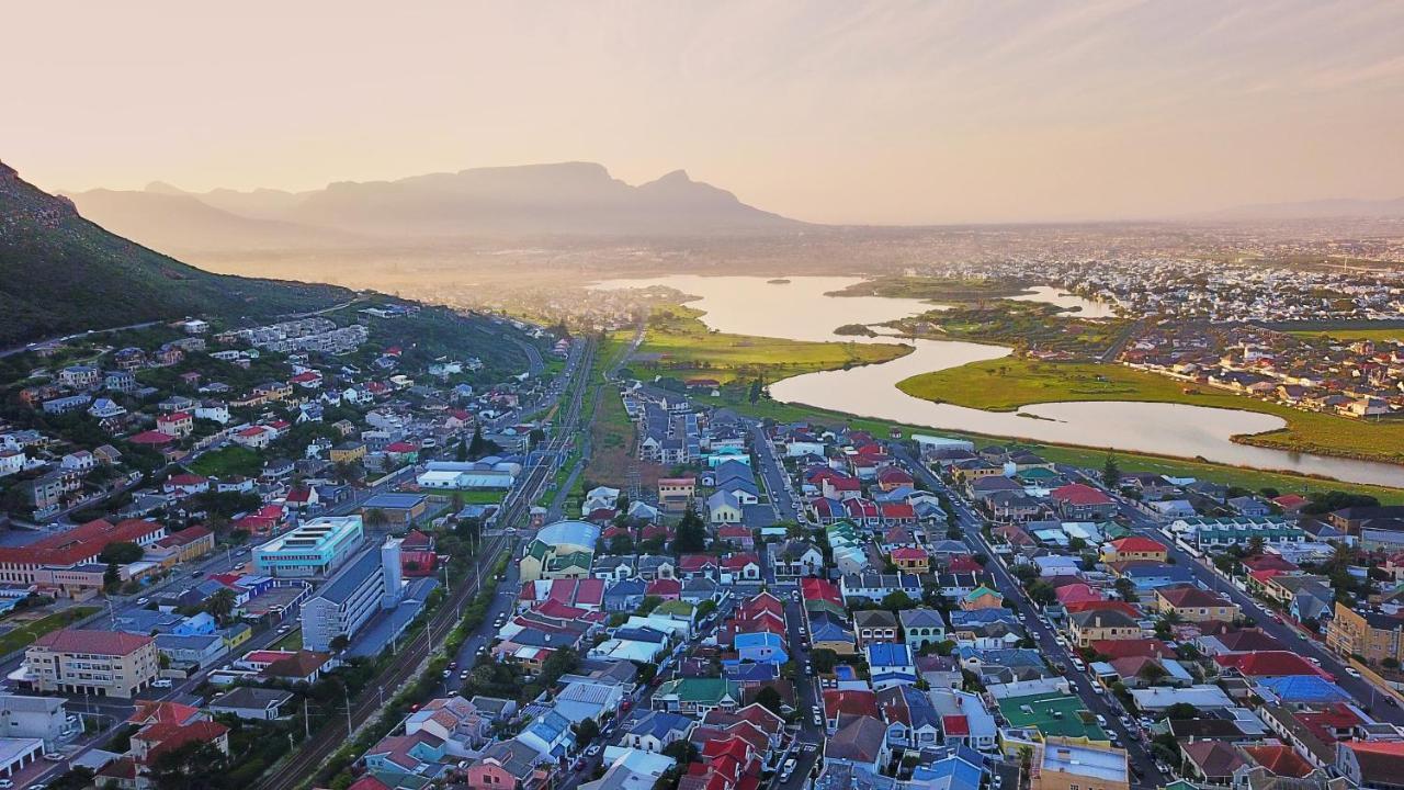 Admiralty Bed & Breakfast Muizenberg Esterno foto