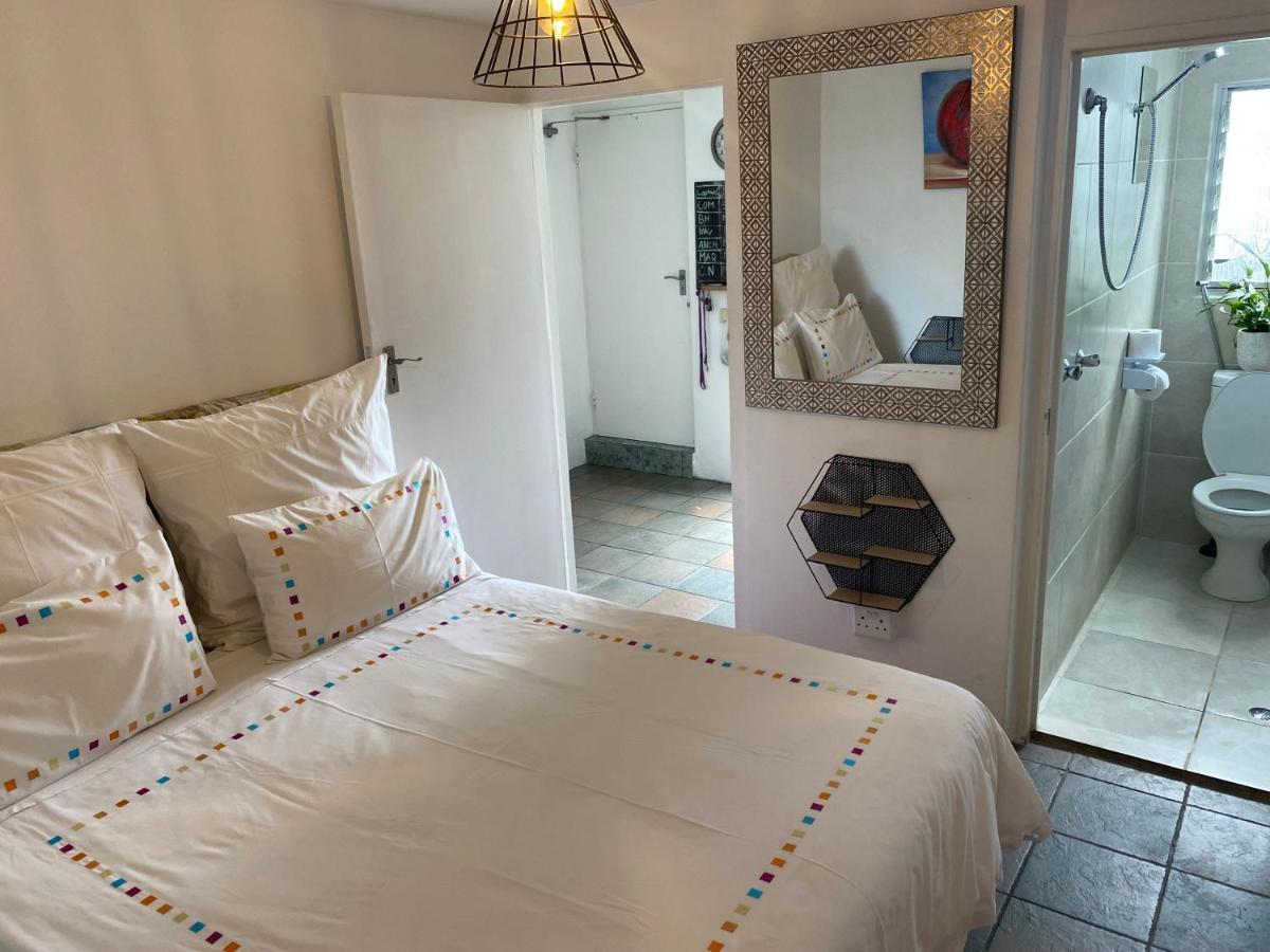 Admiralty Bed & Breakfast Muizenberg Esterno foto