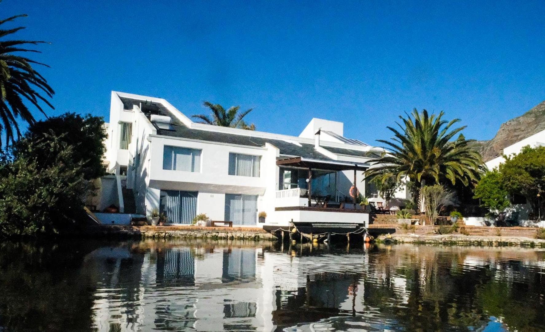 Admiralty Bed & Breakfast Muizenberg Esterno foto