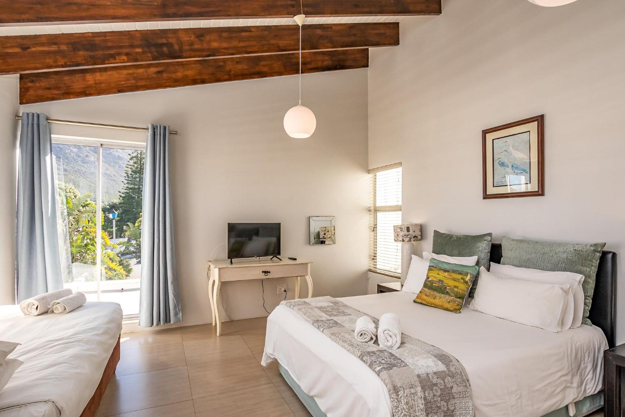 Admiralty Bed & Breakfast Muizenberg Esterno foto